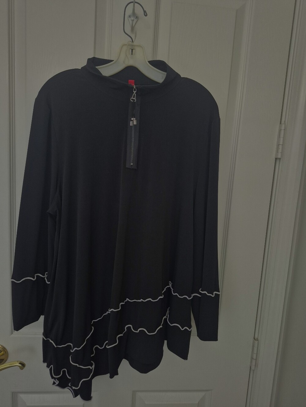 IC By Connie K Black Tunic with White Contrast Wave Trim 2X